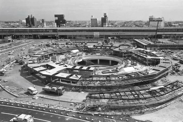 浜松駅北口広場やバスターミナルが続々建設され、浜松の玄関口は大きく変わった